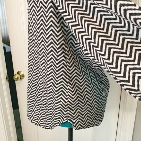 French Connection 3/4 Sleeve Keyhole Casual Career Lightweight Printed Blouse - Picture 8 of 15